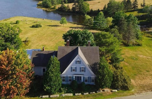 Surry House | Sea Captains Cottage!