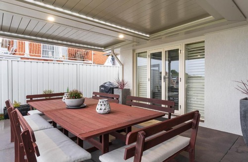 Caves Beach House | Sea Caves