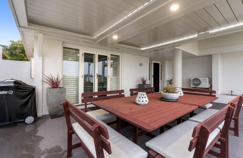 Caves Beach House | Sea Caves