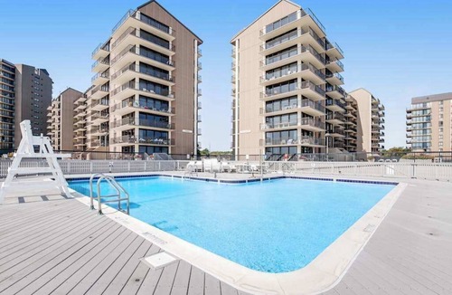 Bethany Beach Condo | Sea Colony 7th floor condo w/elevator, shared sauna, and ocean view