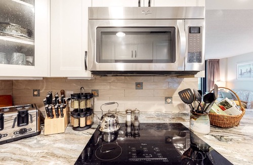 Bethany Beach Condo | Sea Colony Ocean 3rd-floor condo with elevator & gym