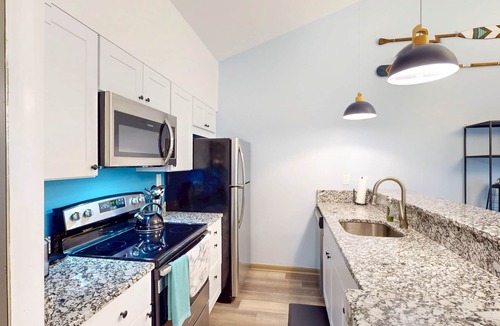 Bethany Beach House | Sea Colony townhome with large deck, fast WiFi & central AC - fully renovated