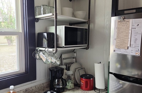 Mereta House | Sea container tiny home that doesn't feel tiny!