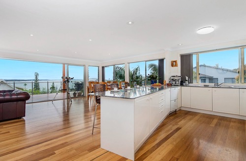 Bonny Hills Apartment | Sea-eagle sanctuary - views, pool, stroll to beach