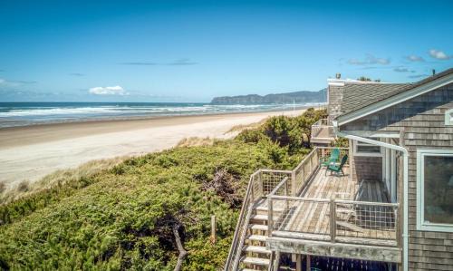 Tierra Del Mar House | Sea-Esta in Tierra Del Mar - Meredith Lodging