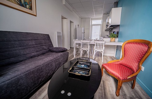 La Rogere Apartment | Sea-facing 5-person apartment, south-facing 1st floor