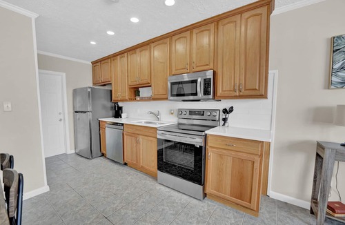 Crescent Beach Hotel | Sea Foam Suites