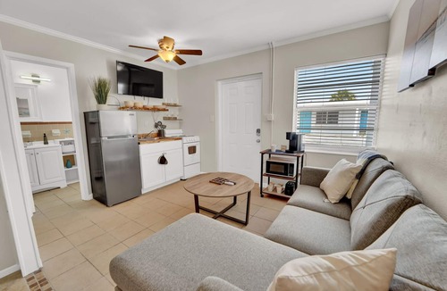 Crescent Beach Hotel | Sea Foam Suites