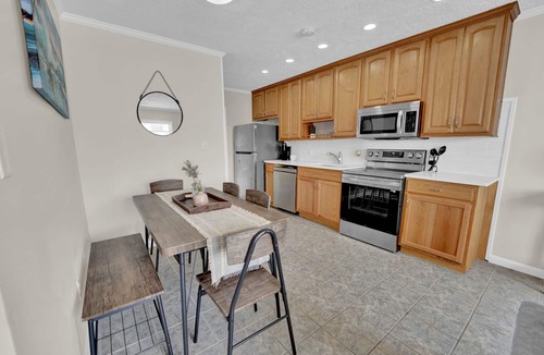 Crescent Beach Hotel | Sea Foam Suites