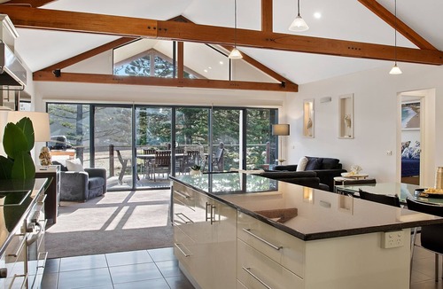 Port Campbell Hotel | Sea Foam Villas