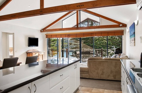 Port Campbell Hotel | Sea Foam Villas