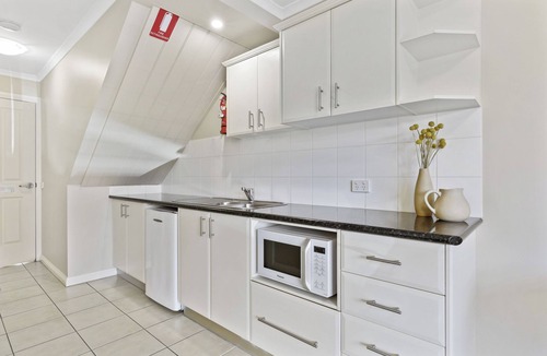 Port Campbell Hotel | Sea Foam Villas