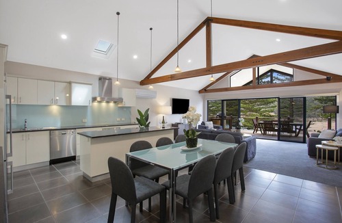 Port Campbell Hotel | Sea Foam Villas