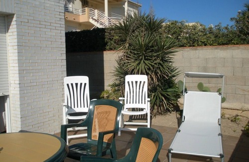 Oliva Apartment | Sea Front Apartment at Oliva Beach. Free Wi-Fi Internet.