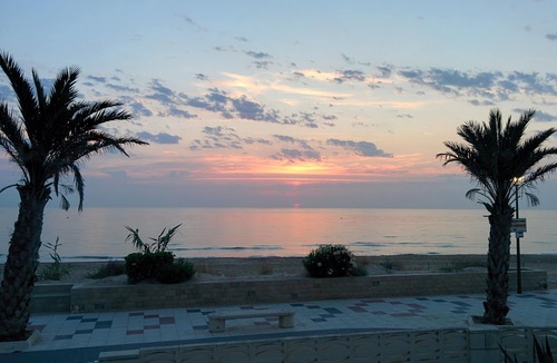 Oliva Apartment | Sea Front Apartment at Oliva Beach. Free Wi-Fi Internet.