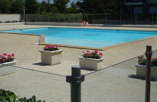Cabourg Apartment | Sea Front Residence - garden - heated swimming pool