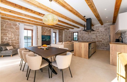 Komoseva Villa | Sea front Villa Draga with heated infinity pool
