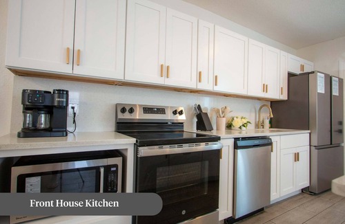 Bay Esplanade House | Sea Glass Beach Compound