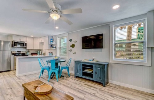 Fernandina Beach Apartment | Sea Glass Cottage #1 | Steps to Beach | Outdoor Courtyard