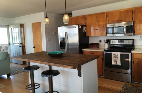 South Nags Head Cottage | SEA GLASS OCEANFRONT COTTAGE.
