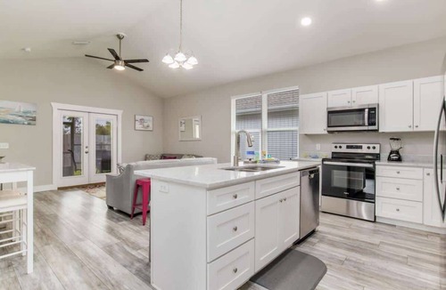 Ono Island House | Sea Glass Paradise Pet-Friendly 5 Mins From Beach!