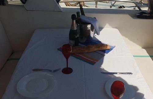 Le Chateau Boat Rental | Sea Guesthouse