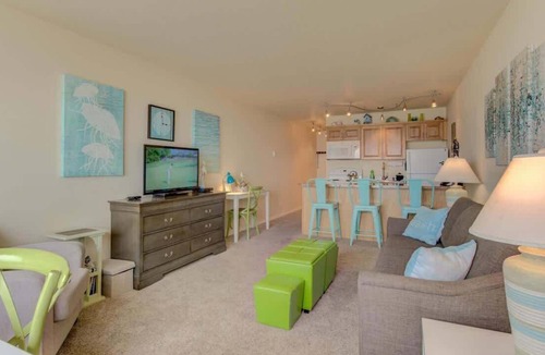 Lincoln City Condo | Sea Gypsy Rentals - Oceanfront Suite