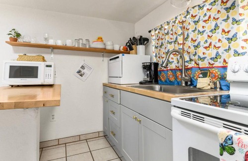 Rockaway Beach House | Sea Haven Motel Unit 4