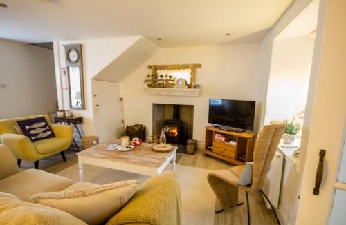 Aberdour House | Sea Hollies