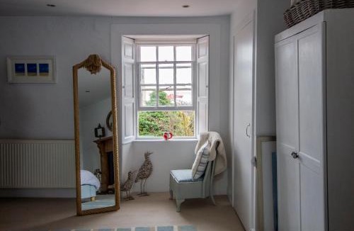 Aberdour House | Sea Hollies