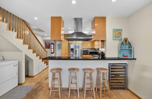 Ocean Beach House | Sea La Vie - 4BR+3BA | Jacuzzi, Ocean Views