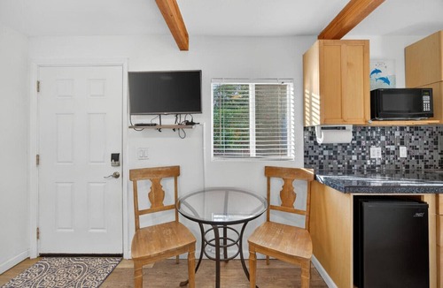 Ocean Beach House | Sea La Vie - 4BR+3BA | Jacuzzi, Ocean Views