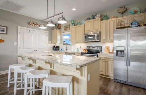 Crystal Beach House | Sea Leggs - Beach Side- 3 Bedroom - 2 Bath- Sleeps 6