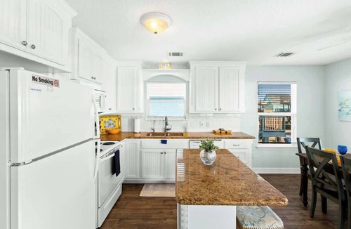 Surfside Beach House | Sea Me Relaxin · Walk to Beach | Sunset Bay Views | Pet Friendly