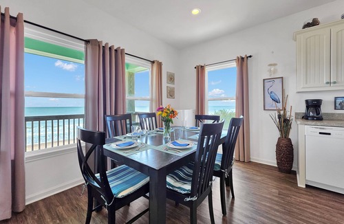 Gilchrist House | Sea Mist-Beach Front-2 bedrooms, 2 bathrooms, sleeps 6.