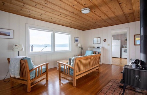 Marshall House | Sea Mist Cottage | Coastal Charm w/Stunning Views