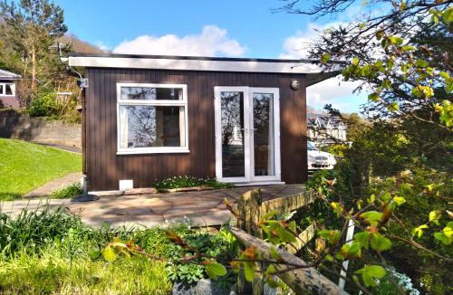 Bryn-crug Ski Chalet | Sea Moss Cabin