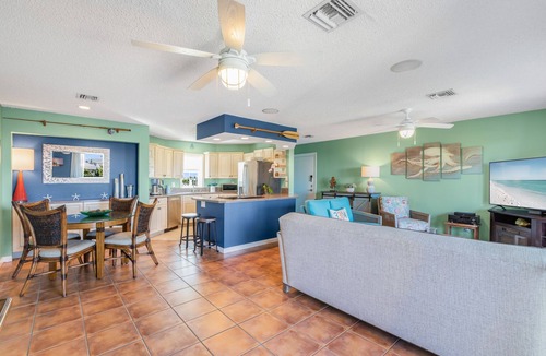 New Town Condo | SEA-NIC VIEW ~ 2 BR/2Ba Water-front views, Pool Access and Dockage!