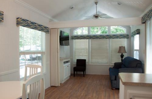 Cape May Court House Resort | Sea Pines Loft Cottage 7