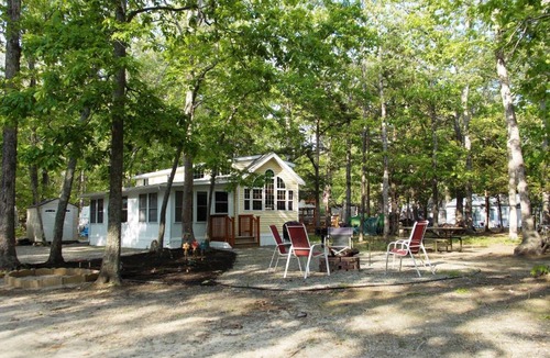 Cape May Court House Resort | Sea Pines Loft Park Model 3