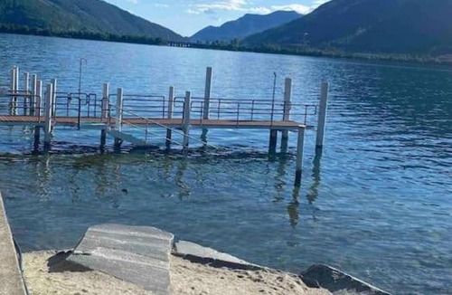 Bissone Apartment | Sea, Pool, private Beach
