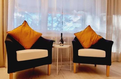 Bissone Apartment | Sea, Pool, private Beach