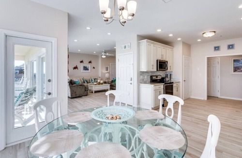 Navarre Beach House | Sea Salt Cottage: Amazing home located on the Gulf of Mexico. Sleeps 13 comfortably!