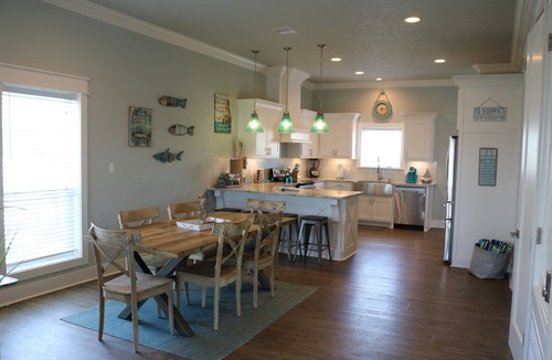 Port Bolivar House | Sea, Sand & Stars - Beautiful Home, 2 minute walk to Beach