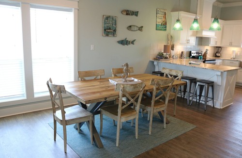 Port Bolivar House | Sea, Sand & Stars - Beautiful Home, 2 minute walk to Beach