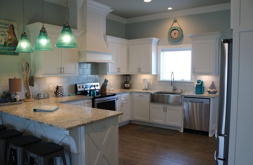 Port Bolivar House | Sea, Sand & Stars - Beautiful Home, 2 minute walk to Beach