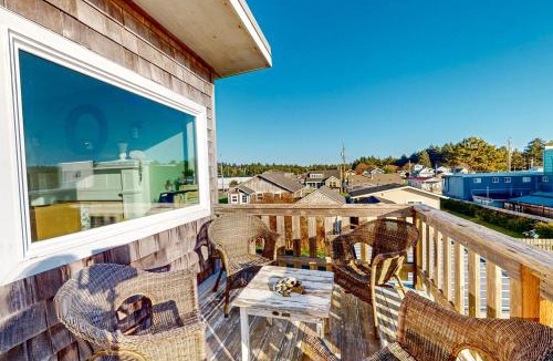 Pacific Beach Apartment | Sea Scallop