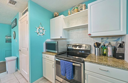 Jamaica Beach House | Sea Shed-Big yard in Jamaica Beach-Pet Friendly!