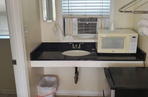 Misquamicut Hotel | Sea Shell Motel