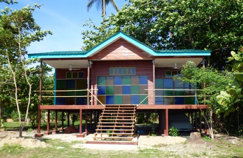 Air Hangat House | Sea Side Beach House